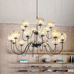 VistosiDesign-kroonluchterPuppetvanMuranoglas