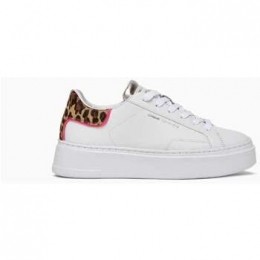 LageSneakersCrimeLondon-