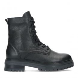 Zwartelerenveterlaarsjes