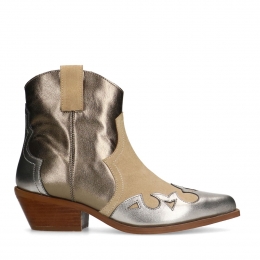 Beigesudecowboylaarzenmetmetallicdetails