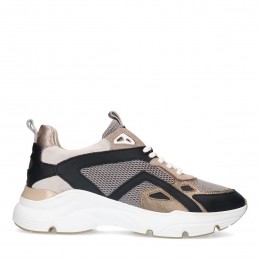 Zwartelerensneakersmetmeshdetails