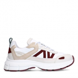 Wittelerensneakersmetbeigedetails