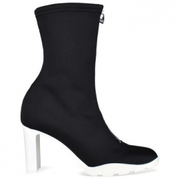 LaarzenMcQAlexanderMcQueen-