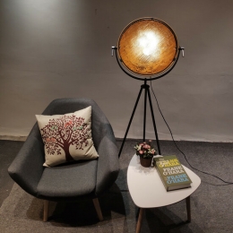 NiceMeshIndustrieelDesignTripodVloerlampGoudZwart