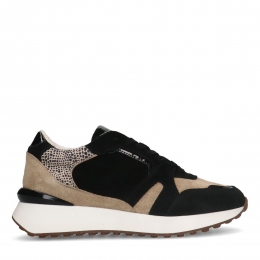 Zwartesudesneakersmetlaklerendetails