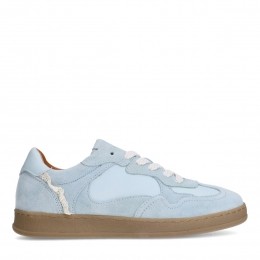 Lichtblauwesudesneakers