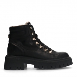 Zwartelerenveterlaarsjes