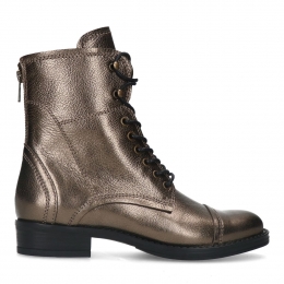 Goudkleurigemetalliclerenveterlaarsjes