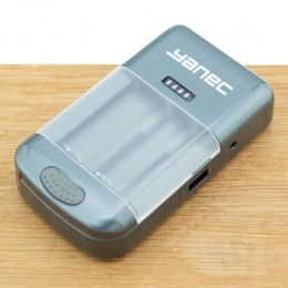 Universelebatterijladermultifunctioneleautolader