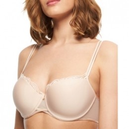 ChantellePyramideRevealingT-shirtBraActie