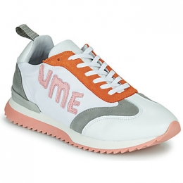 LageSneakersUnMatindEtAIDA