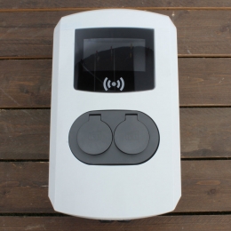 EveDoublePro-line-3x32A-2Sockets-RFID-E-Flux-1Voedingskabel