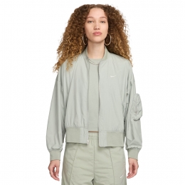 NikeSportswearEssentialJacket