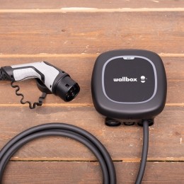 PulsarMax22kW-EVLaadstationZwarttype2met5metervasterechtelaadkabel