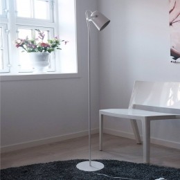 DybergLarsenOslovloerlampvanmetaalwit