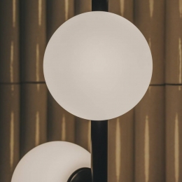 LEDS-C4LEDvloerlampPerlinahoogte170cmzwartstaal