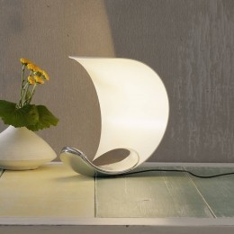 LuceplanDesign-tafellampCurlwitgespiegeld