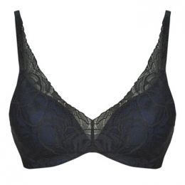 VoorgevormdebhTriumphBodyMake-UpIllusionLaceWP