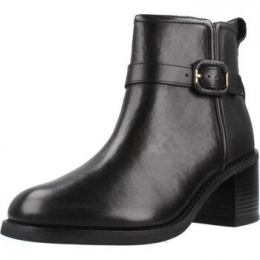 LaarzenClarksCHAMBERLYTRIM