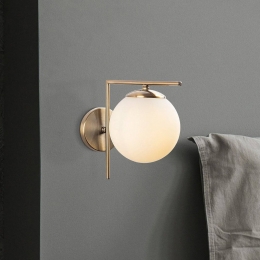 OpviqWandlamp7141-Antiquegoudkleurigantiekopaalglas10cm