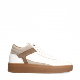 Wittelerensneakersmetbruinesudedetails