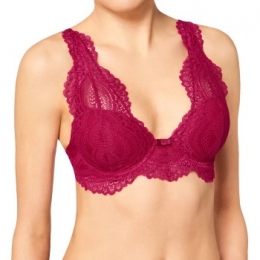 TriumphSeductionDarlingSpotlightWHP01Actie