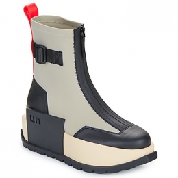 LaarzenUnitednudeROKOBOOTIE2