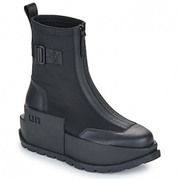 LaarzenUnitednudeROKOBOOTIE2