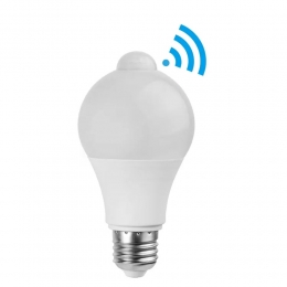 E27LEDlamp-Frosted-6Watt-Nietdimbaar-3000KWarmwit-450Lumenmet25000branduren-InclBewegings-enschemersensor