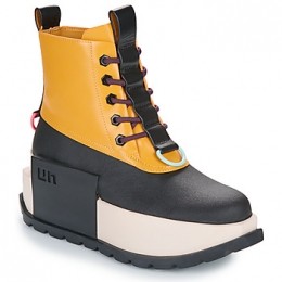 LaarzenUnitednudeROKOPATROLBOOT