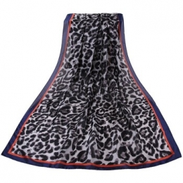 SjaalAlbertoCabaleGrijzeLuipaardZijdeSjaalTag