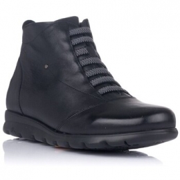 LaarzenFluchosBOOTSSUSANF0356