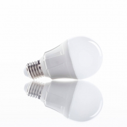LindbyLEDlampsetvan10E2785Wmat3000K