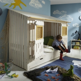 ThijsStrandhuisbedmetAchterwandenSlaaplade