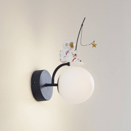 LindbyKosmowandlampkunststofastronaut30cmhoog