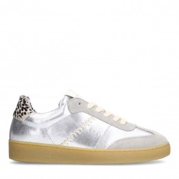 Zilverenlerensneakersmetleoparddetails