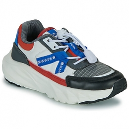 LageSneakersShooPomPOWSPEEDTREK