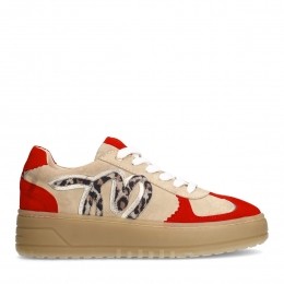 Beigesudesneakersmetrodedetails