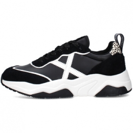 LageSneakersMunich8770176