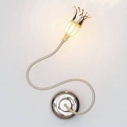 SerienLightingWandlampPoppymetbloeiendebloemblaadjes