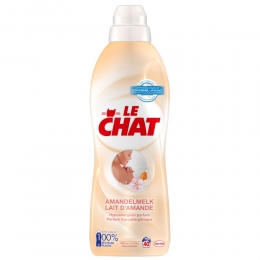 12xLeChatWasverzachterAlmondMilk40Wasbeurten880ml