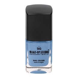 Make-upStudioNailColour158-CloudyBlues