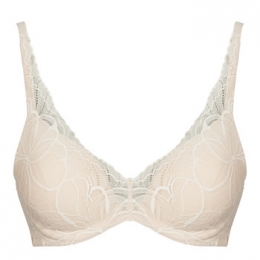 VoorgevormdebhTriumphBodyMake-UpIllusionLaceWP