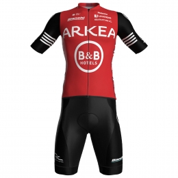 ARKEA-BBHOTELS2025Setfietsshirtfietsbroekset2artikelenvoor