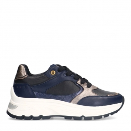Zwartelerensneakersmetgoudendetails