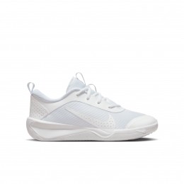 NikeOmniMulti-CourtSneakersWitZilver