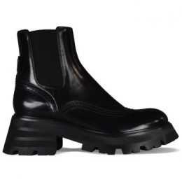 LaarzenMcQAlexanderMcQueen-