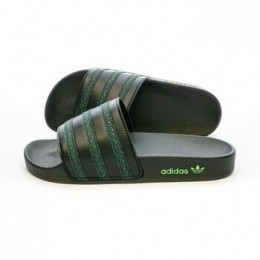 Teenslippersadidas-