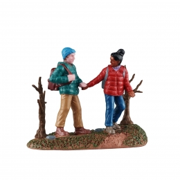 HikingCouple12x5x18cmKerstdorpLEMAX-Lemax