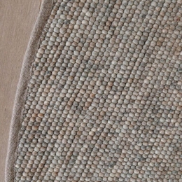 Interieur05RondWollenVloerkleedGrijsbruingemeleerdVik